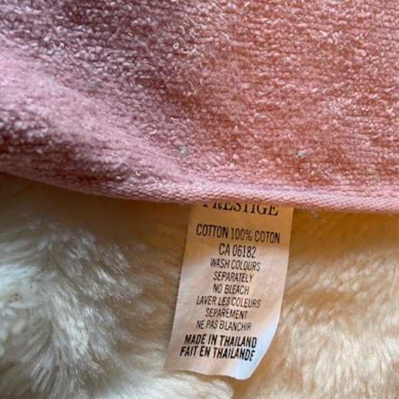 2/30 Prestige Christmas Rose Coloured with Christmas Tree hand towels - Picture 7 of 8